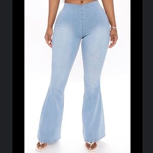 Fashion Nova Free Spirit pull on flair light blue Jean pants size 11